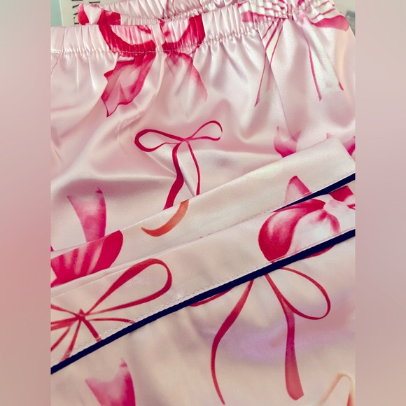 Pink Coquette Bow Pajama Pant Set size Med Soft Polyester Long Sleeve PTP 18 - Picture 3 of 3